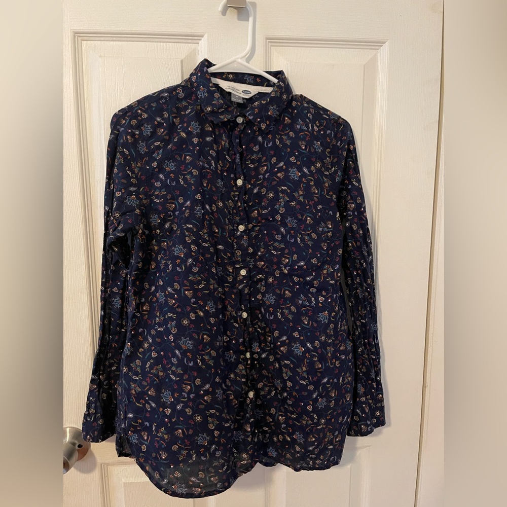 Old Navy long sleeve top size Medium